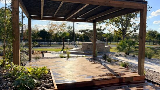 Pergola et terrasse en bois St Georges de Montaigu